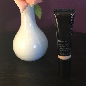 Mary Kay CC Cream Light to Medium shade